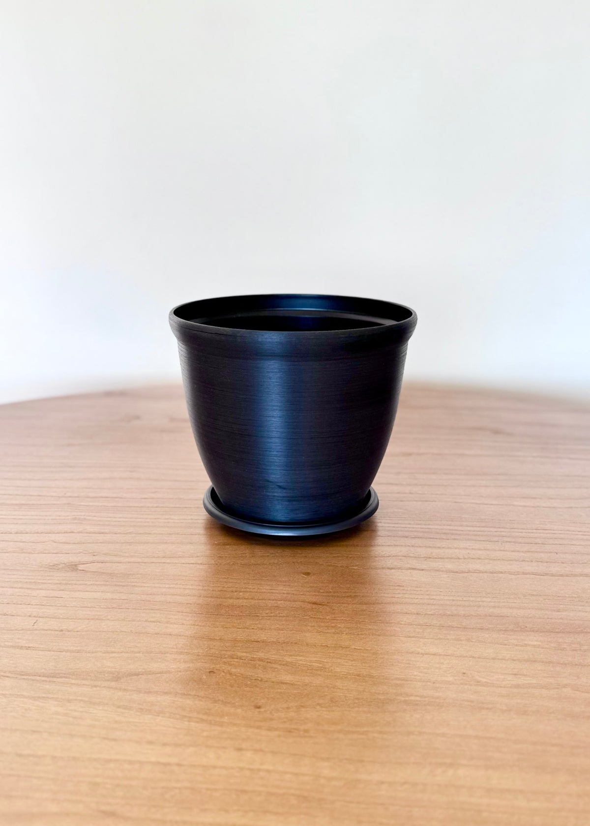 Macetero Oslo Negro – tamaño S